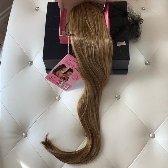NWT Vivica A. Fox 31” Straight Drawstring Ponytail - Picture 6 of 8